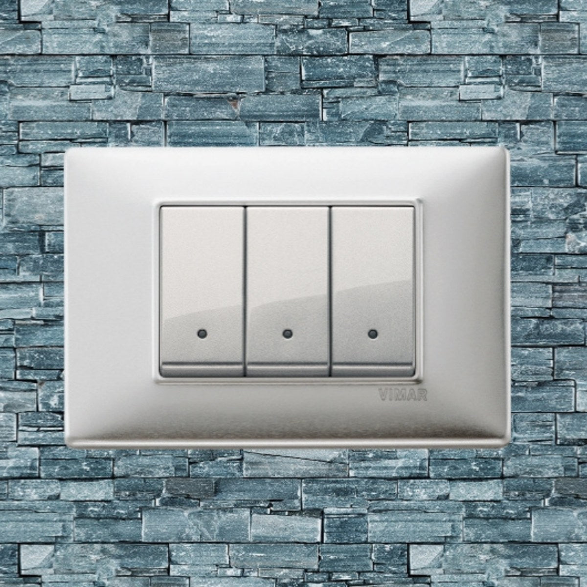 Vimar Plana Metal 3 Gang Switch - Brushed Aluminum - 16A - PHOTO 7