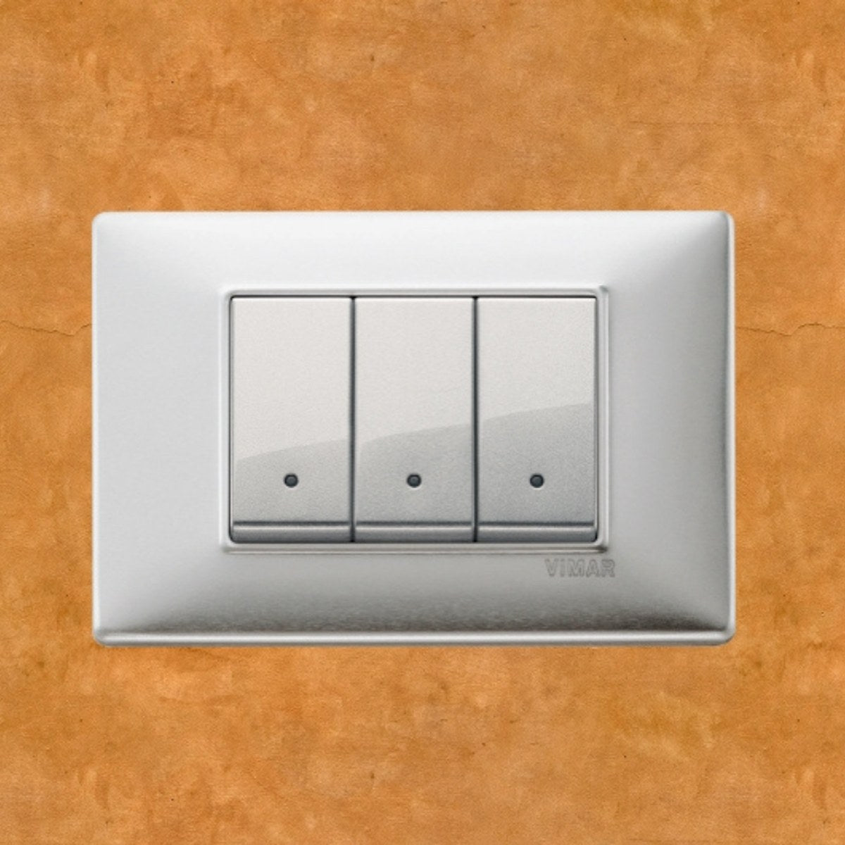 Vimar Plana Metal 3 Gang Switch - Brushed Aluminum - 16A - PHOTO 9